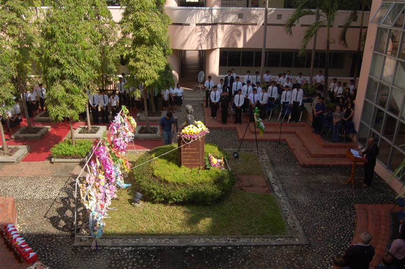 ../Picture/2552/DSC_0065 (Medium).JPG